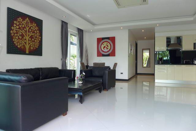 House for sale Jomtien showing the open plan concept House for sale Jomtien showing the open plan concept