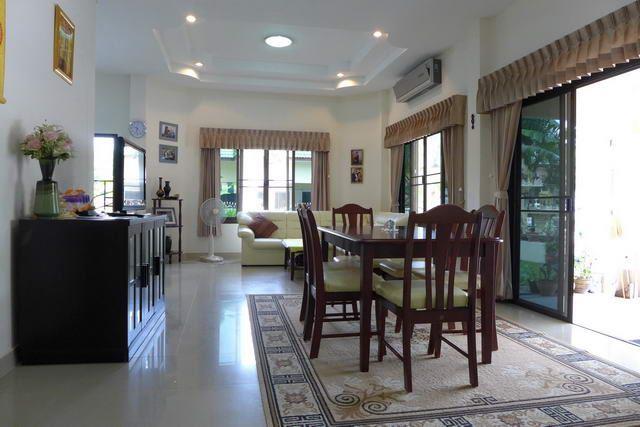 House For Sale East Pattaya showing the dining area House For Sale East Pattaya showing the dining area
