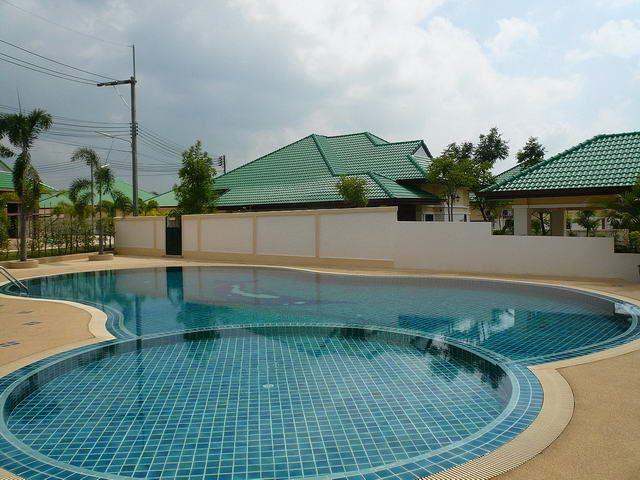 House For Sale East Pattaya showing the communal swimming pool House For Sale East Pattaya showing the communal swimming pool