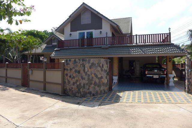 House For Sale East Jomtien showing the house frontage House For Sale East Jomtien showing the house frontage