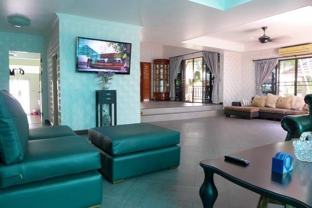 House For Sale East Jomtien showing the open plan living concept House For Sale East Jomtien showing the open plan living concept