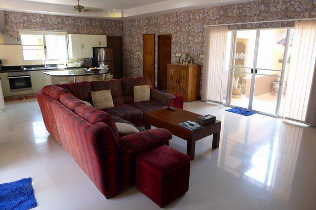 House for sale Huay Yai showing the living room House for sale Huay Yai showing the living room