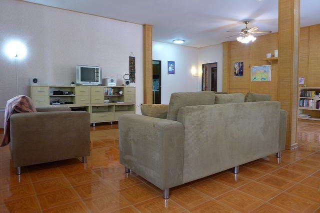 House for sale Pattaya showing the living room House for sale Pattaya showing the living room