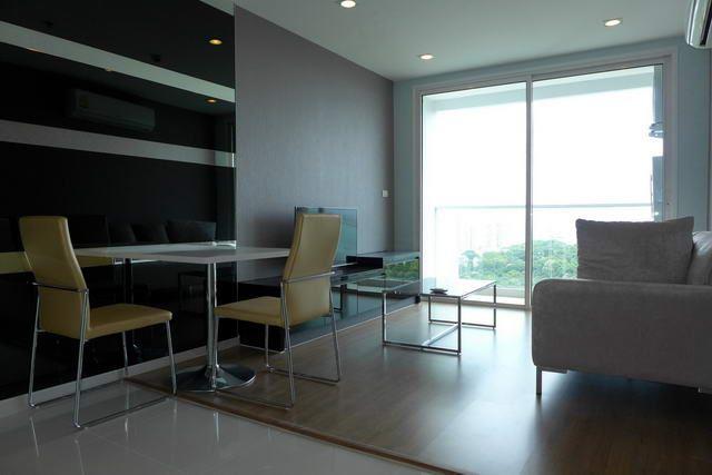 Condominium for sale on Pratumnak The Vision RESALE showing the living and dining areas Condominium for sale on Pratumnak The Vision RESALE showing the living and dining areas