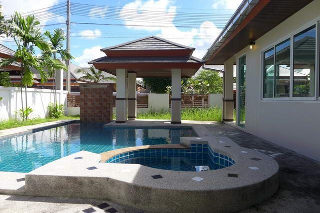 House for sale Huay Yai Pattaya showing the private swimming pool and sala House for sale Huay Yai Pattaya showing the private swimming pool and sala