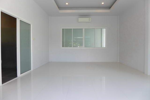 House for sale Huay Yai Pattaya showing a further bedroom House for sale Huay Yai Pattaya showing a further bedroom