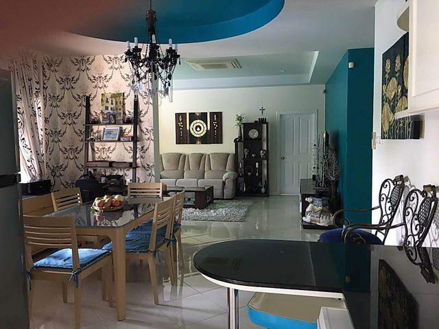 House for sale East Pattaya showing the dining and living areas House for sale East Pattaya showing the dining and living areas