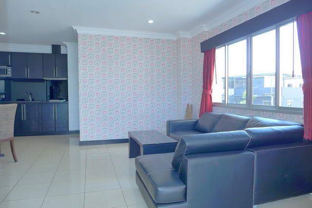 Condominium for sale Pattaya showing the living area Condominium for sale Pattaya showing the living area