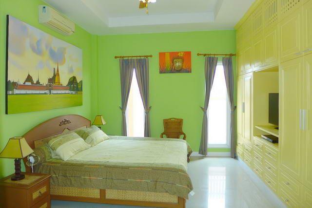 House for sale East Pattaya showing a bedroom House for sale East Pattaya showing a bedroom