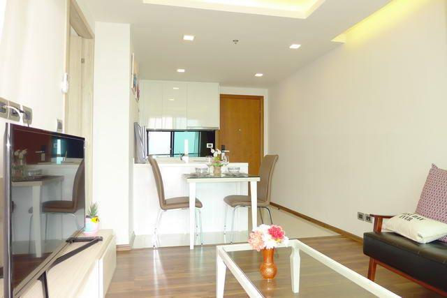 Condominium for sale Pratumnak Hill Pattaya showing the living and dining areas Condominium for sale Pratumnak Hill Pattaya showing the living and dining areas