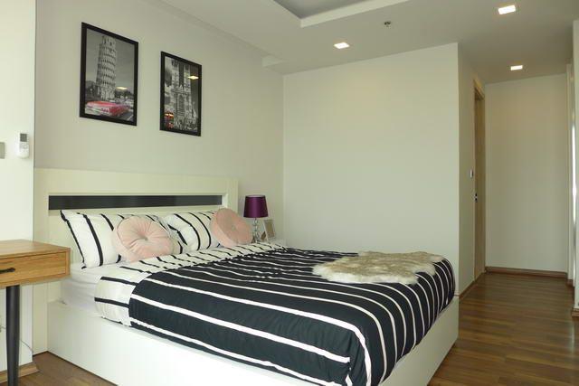 Condominium for sale Pratumnak Hill Pattaya showing the bedroom suite Condominium for sale Pratumnak Hill Pattaya showing the bedroom suite