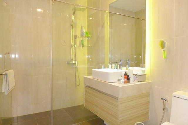 Condominium for sale Pratumnak Hill Pattaya showing the bathroom Condominium for sale Pratumnak Hill Pattaya showing the bathroom