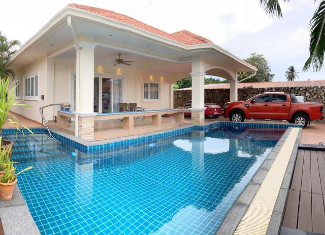 house for sale jomtien pattaya showing the pool and terrace house for sale jomtien pattaya showing the pool and terrace