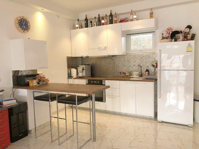 house for sale jomtien pattaya showing the kitchen house for sale jomtien pattaya showing the kitchen
