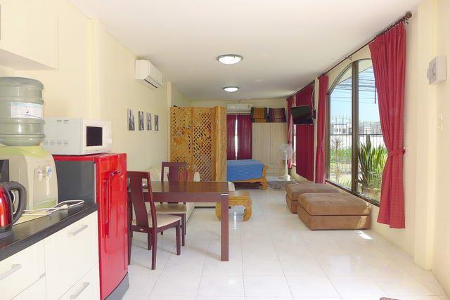 House for sale East Pattaya showing the guest house room House for sale East Pattaya showing the guest house room
