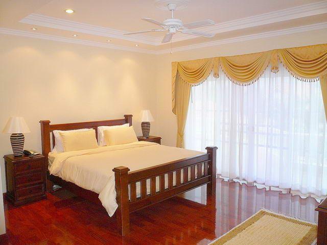 House for sale East Pattaya showing the master bedroom House for sale East Pattaya showing the master bedroom
