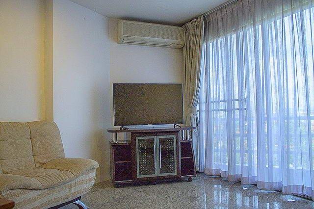 Condominium for sale Jomtien Pattaya showing the living and balcony Condominium for sale Jomtien Pattaya showing the living and balcony