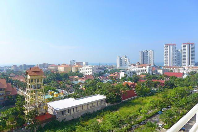 Condominium for sale Jomtien Pattaya showing the city view Condominium for sale Jomtien Pattaya showing the city view