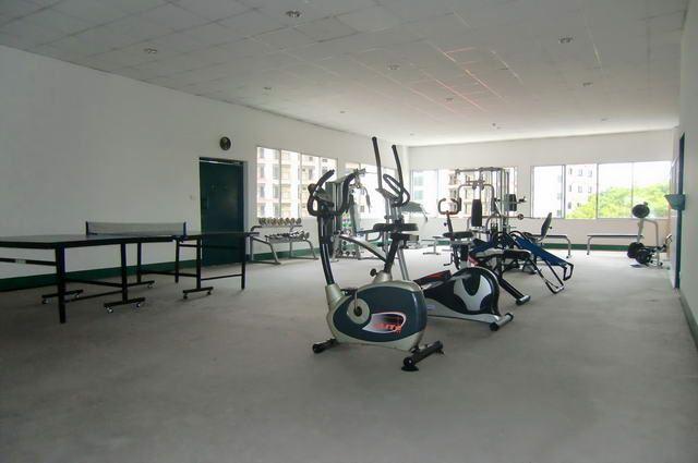 Condominium for sale in Naklua Wong Amat showing the fitness centre Condominium for sale in Naklua Wong Amat showing the fitness centre