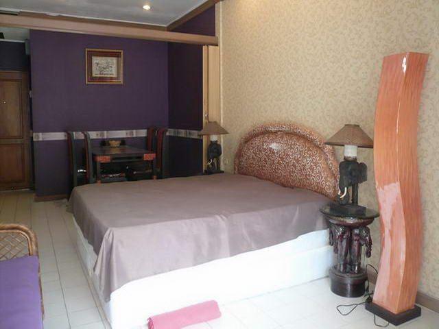 Condominium for sale in Jomtien showing the bed area Condominium for sale in Jomtien showing the bed area
