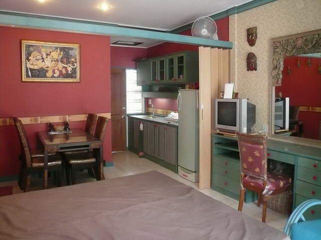 Condominium for sale in Jomtien looking towards the kitchen Condominium for sale in Jomtien looking towards the kitchen