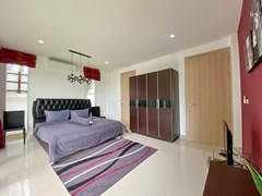 House for Sale Na Jomtien showing the master bedroom suite 