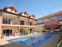 House for sale Pratumnak Hill Pattaya showing the house and swimming pool