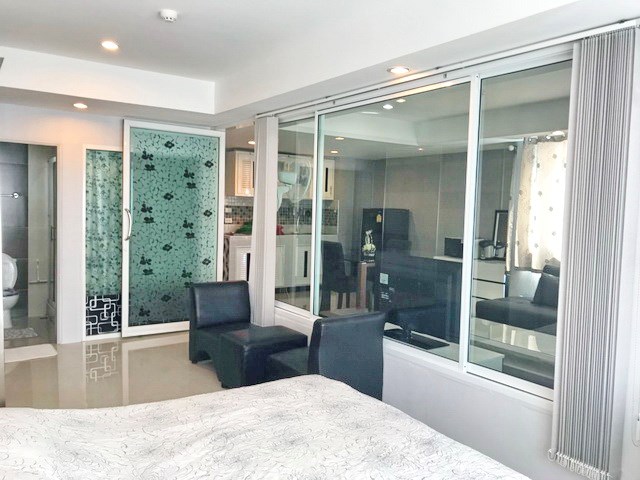Condominium for rent East Pattaya showing the bedroom suite Condominium for rent East Pattaya showing the bedroom suite