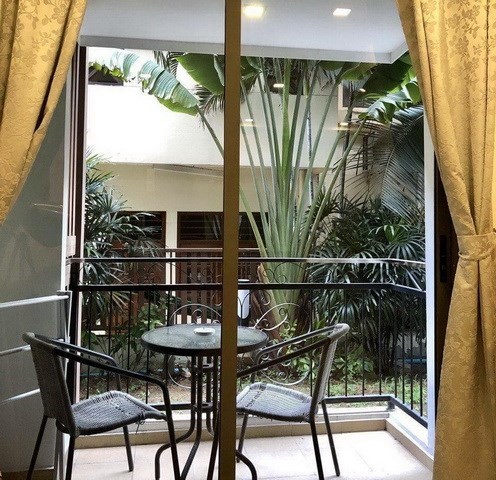 Condominium for sale Pratumnak Hill Pattaya showing the balcony and garden view Condominium for sale Pratumnak Hill Pattaya showing the balcony and garden view