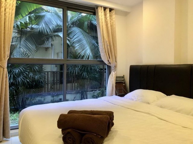 Condominium for sale Pratumnak Hill Pattaya showing the bedroom and view Condominium for sale Pratumnak Hill Pattaya showing the bedroom and view