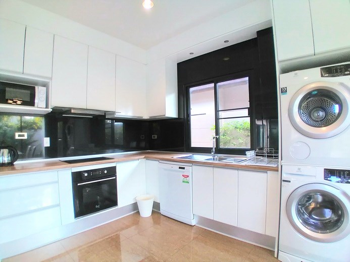 House for rent Huay Yai Pattaya showing the kitchen 