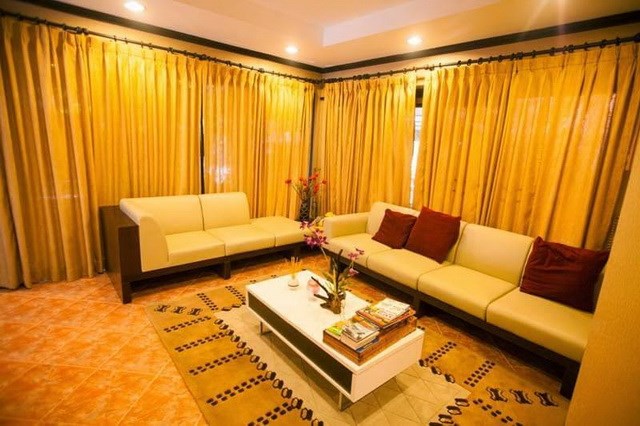 House for sale Huay Yai Pattaya showing the living area House for sale Huay Yai Pattaya showing the living area
