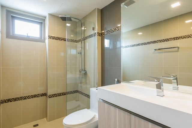 Condominium for sale Jomtien showing a bathroom Condominium for sale Jomtien showing a bathroom