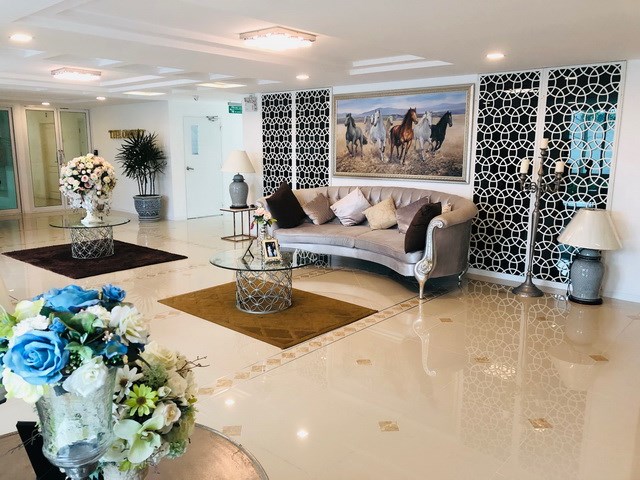 Condominium for sale Jomtien showing the lobby area Condominium for sale Jomtien showing the lobby area
