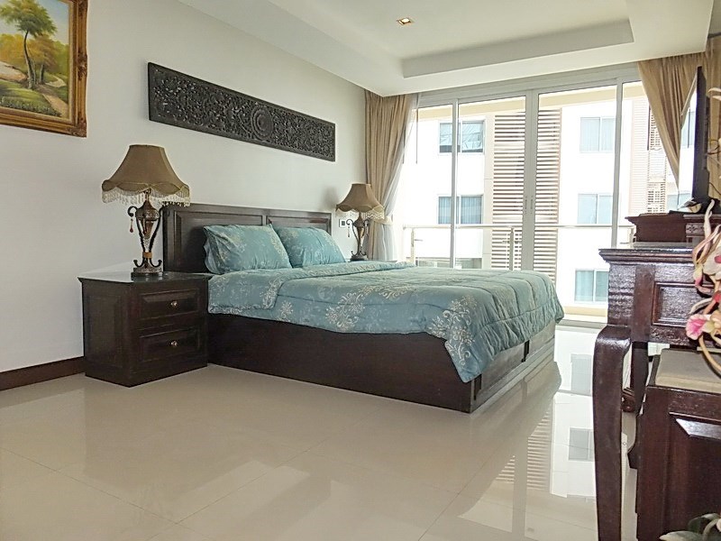 Condominium for sale Pratumnak Pattaya showing the second bedroom