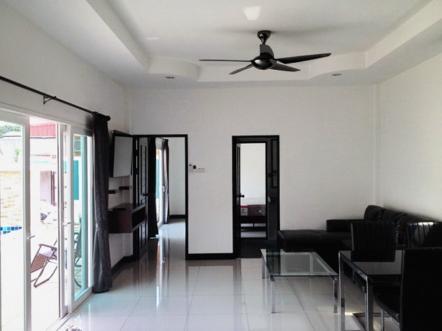 House for rent East Pattaya showing the living area House for rent East Pattaya showing the living area