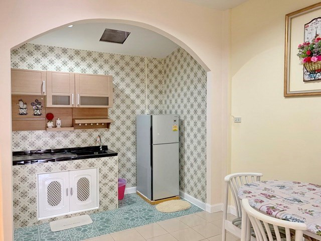 House for Rent East Pattaya showing the dining and kitchen areas House for Rent East Pattaya showing the dining and kitchen areas