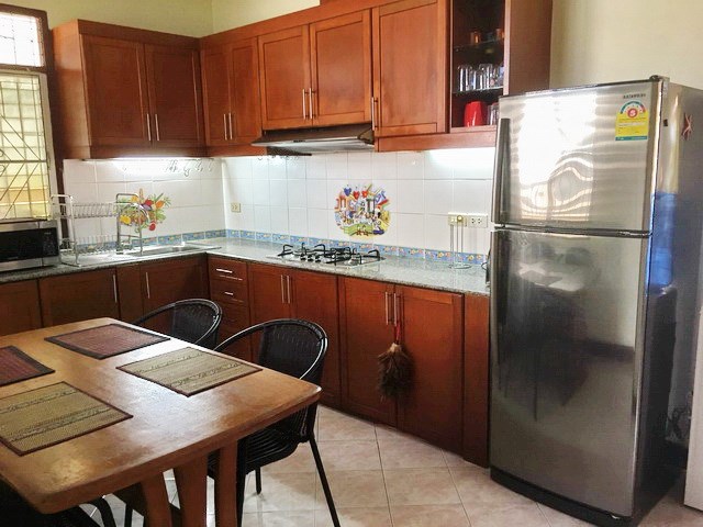 House for rent East Pattaya showing the kitchen House for rent East Pattaya showing the kitchen