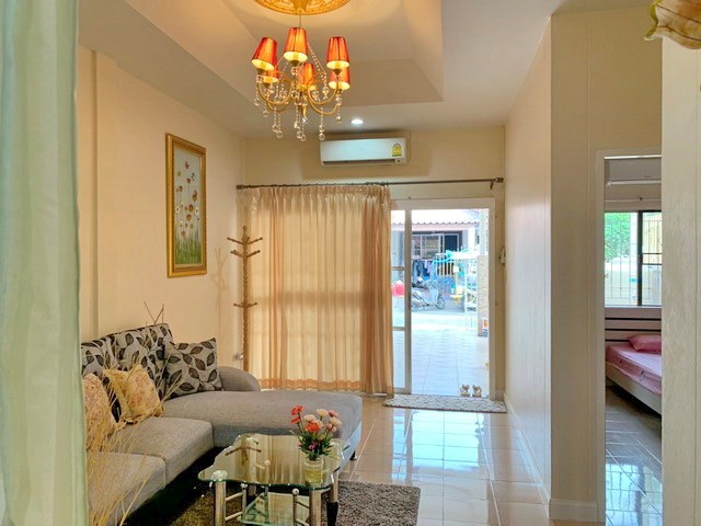 House for Rent East Pattaya showing the living area and entrance House for Rent East Pattaya showing the living area and entrance