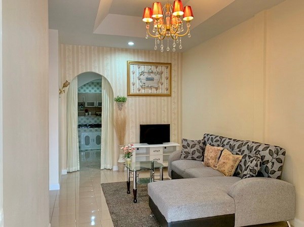 House for Rent East Pattaya showing the living room House for Rent East Pattaya showing the living room
