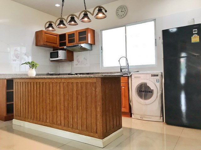 House for sale East Pattaya showing the kitchen House for sale East Pattaya showing the kitchen