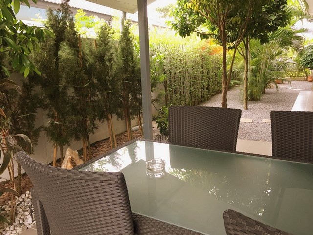 House for Sale Huay Yai Pattaya showing the terrace and garden House for Sale Huay Yai Pattaya showing the terrace and garden