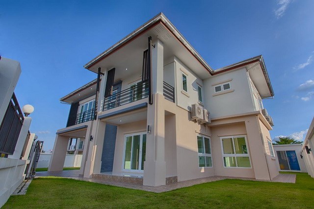 House for sale Pattaya Mabprachan showing the house House for sale Pattaya Mabprachan showing the house