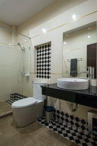 House for sale Na Jomtien Pattaya showing the master bathroom House for sale Na Jomtien Pattaya showing the master bathroom