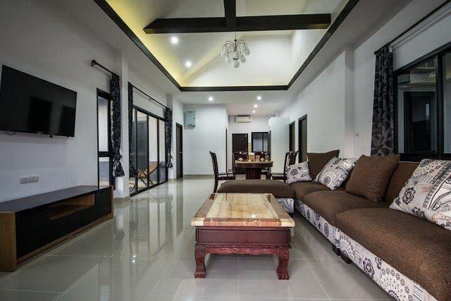 House for sale Na Jomtien Pattaya showing the open plan concept House for sale Na Jomtien Pattaya showing the open plan concept