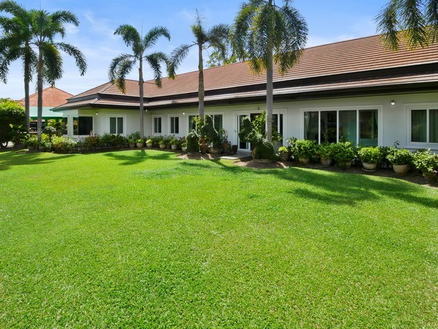 House for sale East Pattaya showing the large garden House for sale East Pattaya showing the large garden