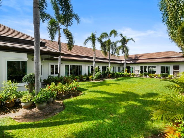 House for sale East Pattaya showing the large garden and house House for sale East Pattaya showing the large garden and house