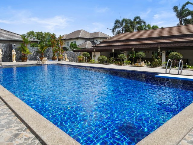 House for sale East Pattaya showing the house and pool House for sale East Pattaya showing the house and pool
