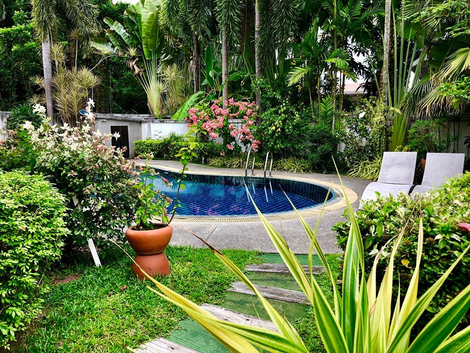 House for Sale East Pattaya showing the pool and garden House for Sale East Pattaya showing the pool and garden