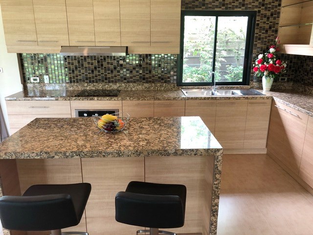 House for sale Huay Yai Pattaya showing the designer kitchen House for sale Huay Yai Pattaya showing the designer kitchen
